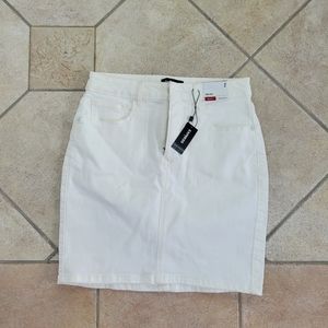 EXPRESS ~ White Jean Skirt ~ Size 2